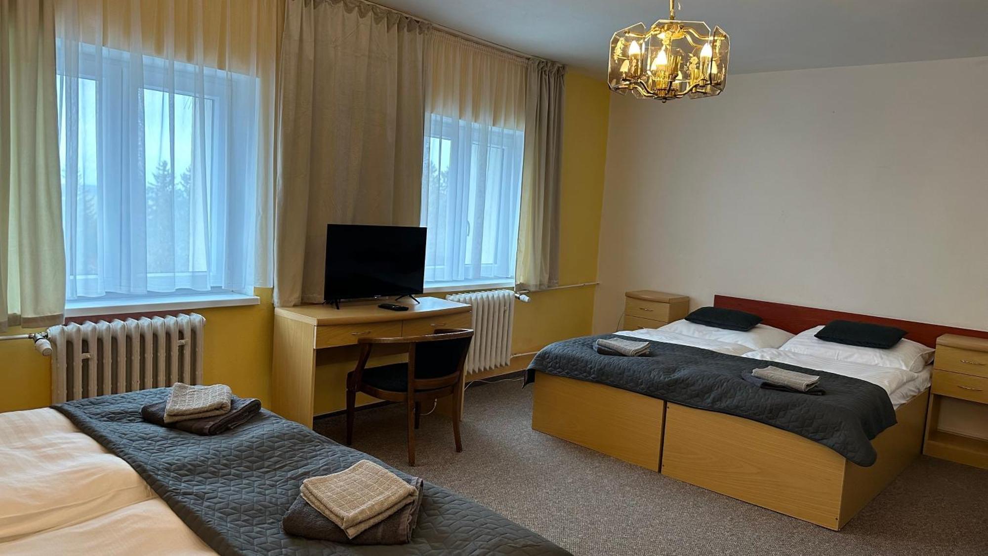 Hotel Pod Vlekem Loučná pod Klínovcem Eksteriør bilde